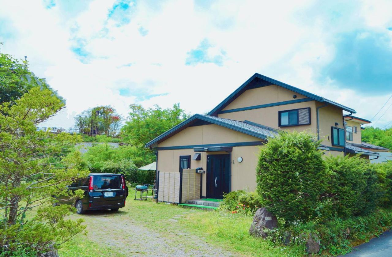 Vila 富士の樱house 宝栄 Fudžikawagučiko Exteriér fotografie